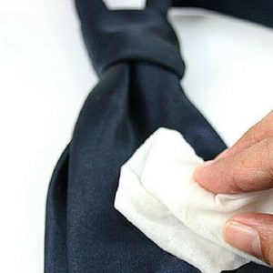 How to wash a tie
